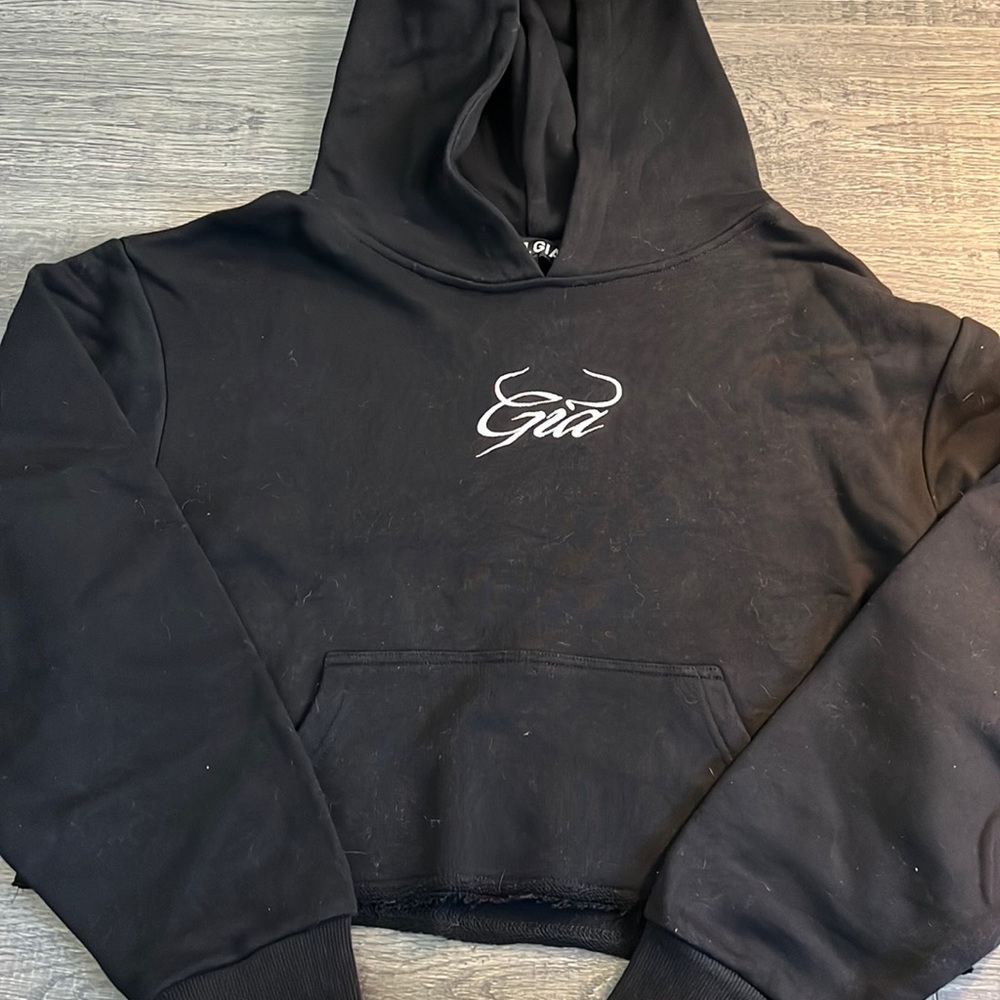 I AM GIA cropped black hoodie